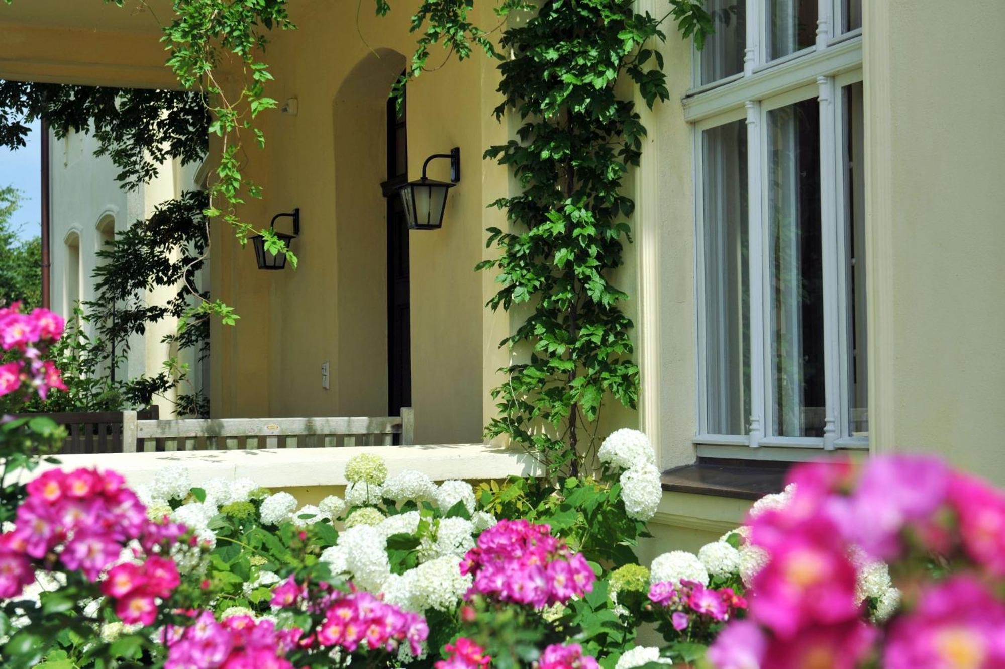 Gutshaus Penzlin Villa Meyenburg  Exterior foto
